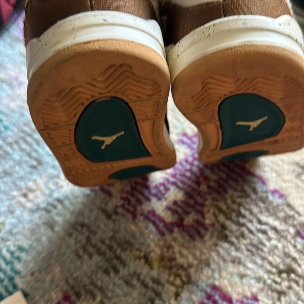 Nike - Picture 4 of 4